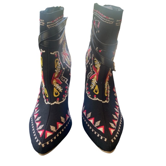 FIESTA Embroidered Pointy Toe High Heel Booties Size 7 black western boot - Picture 3 of 7